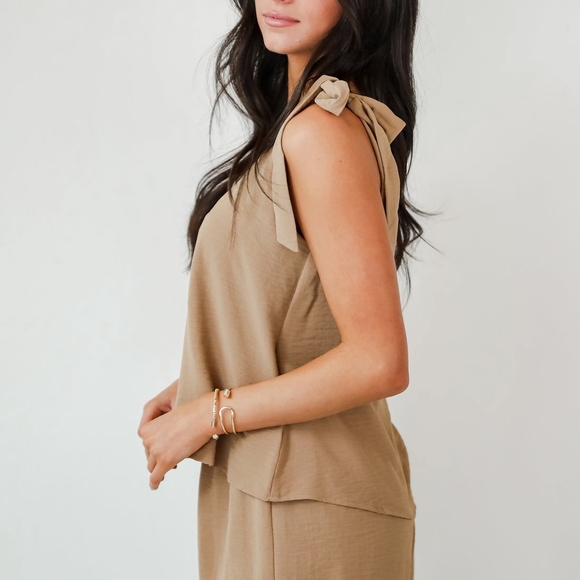 Elegant Brown Tie-Shoulder Tank Top And Short Set - Picture 4 of 8